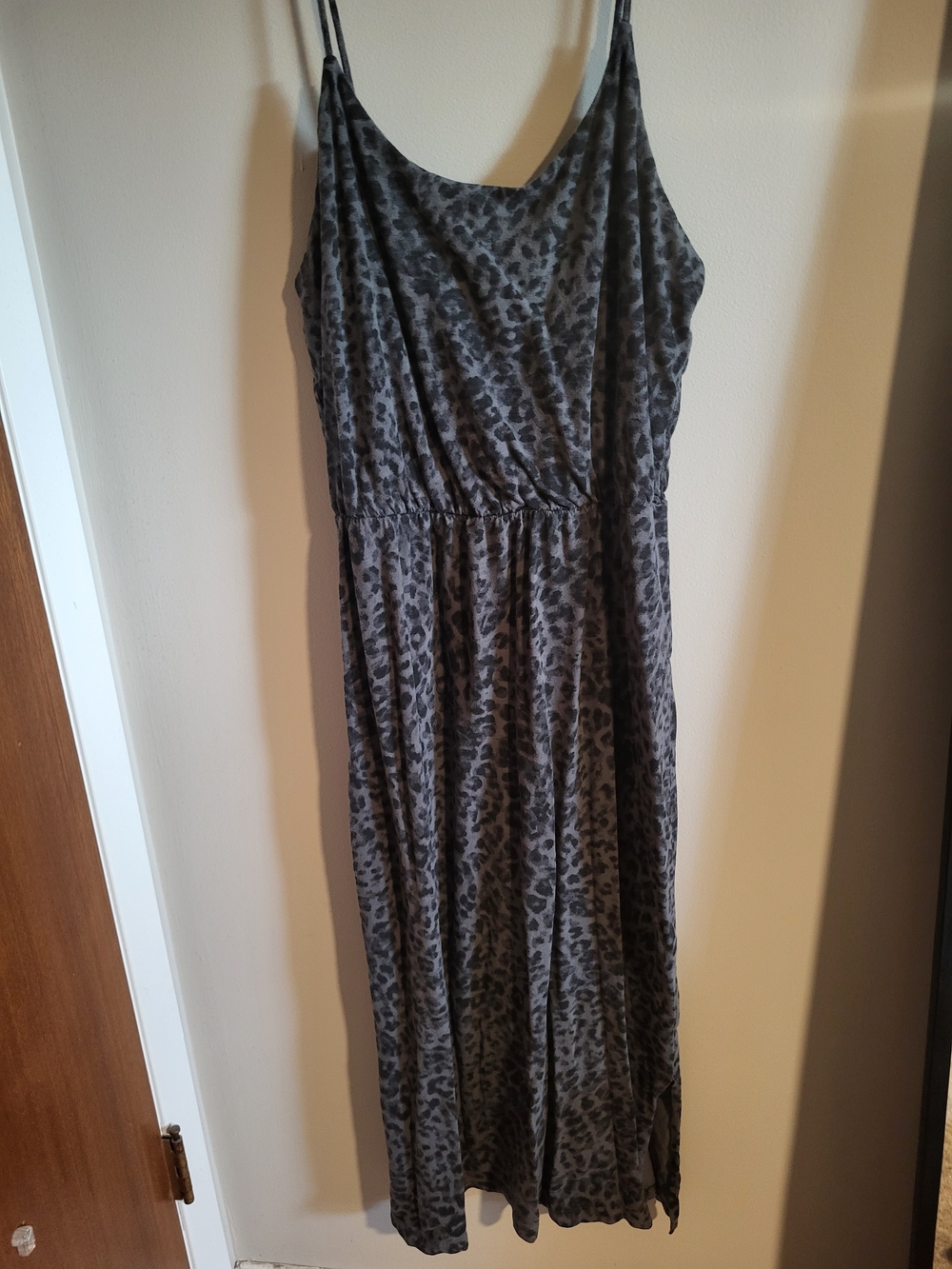 Old Navy Gray Leopard Print Maxi Dress